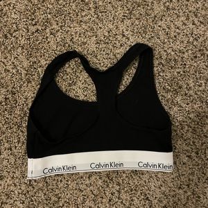 Bundle Calvin Klein sports bra/workout clothes